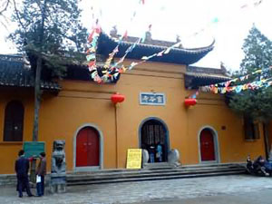 Linggu Temple